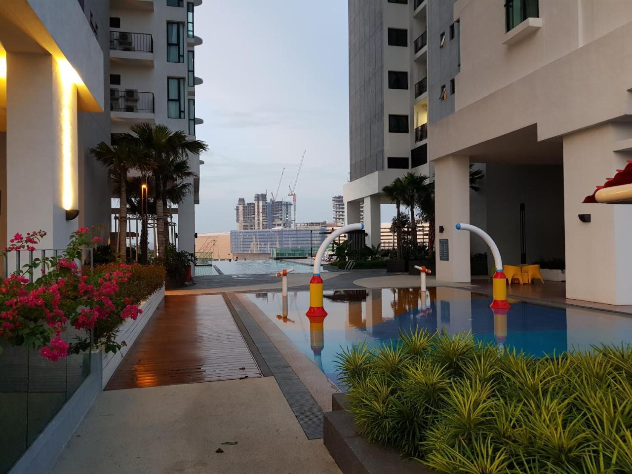 Southkey Mosaic By Cozystay Johor Bahru Exteriör bild